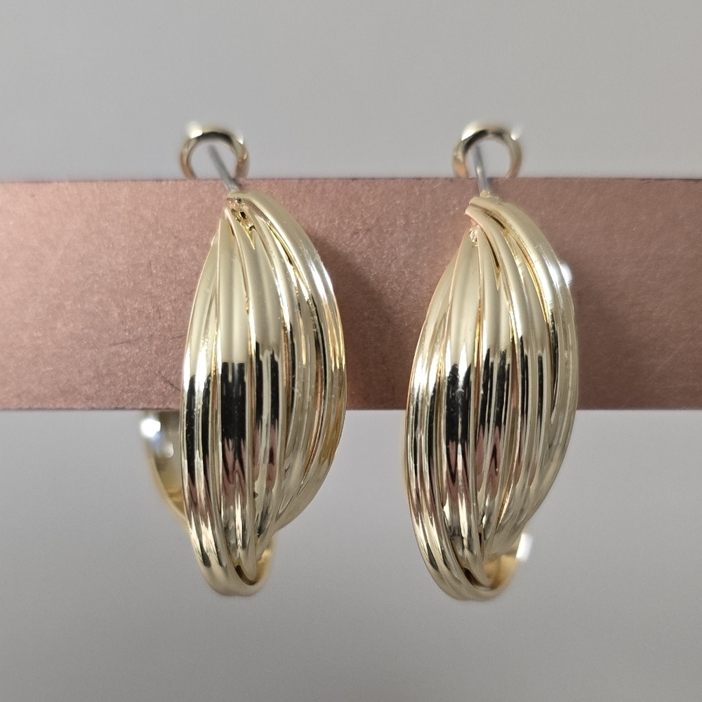 Twist GOLDEN LOOP Elegant Earrings Dangle Secure Lock